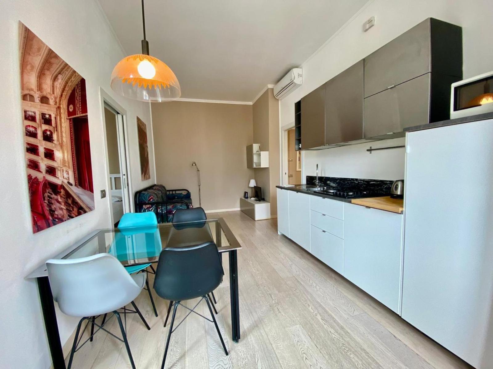 Piazzale Susa Bright Flat Con Veranda Мілан Екстер'єр фото